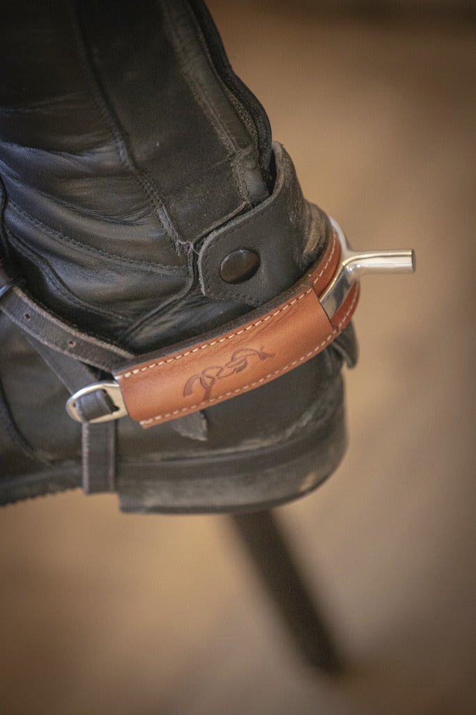 HENRY equestrian - Penelope Store - Δερμάτινη προστασία για τα σπιρούνια - καφέ